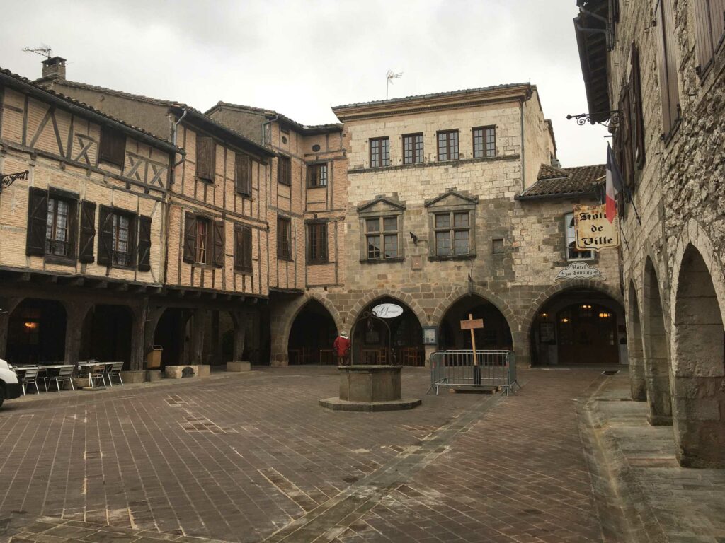 Castelnau de Montmiral