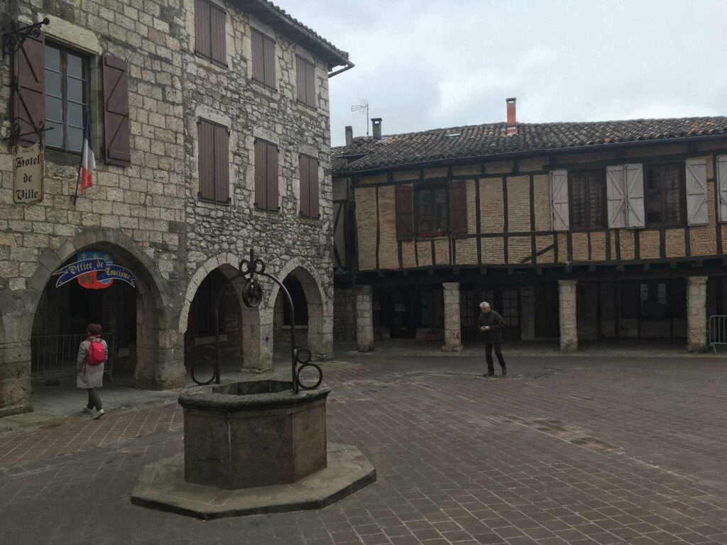 Castelnau de Montmiral